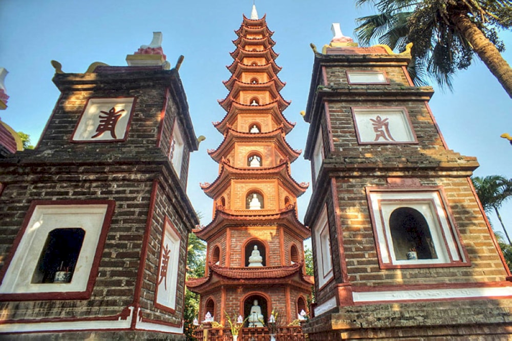 The temple’s peaceful ambiance makes it a perfect spot for contemplation and spiritual retreat